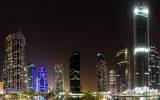Panorama przedstawiająca fragment osiedla Lake Towers w Dubaju.